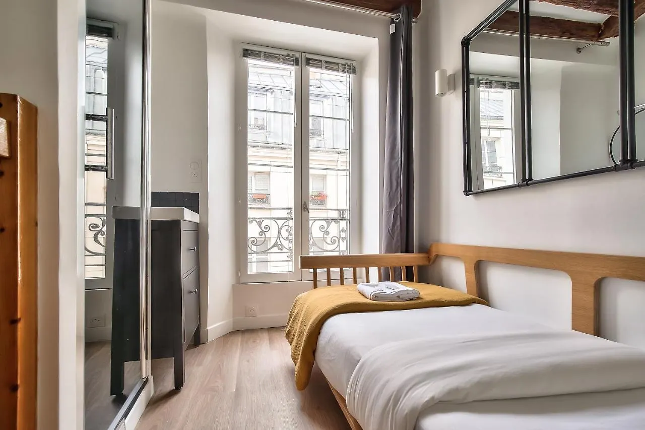 Charming Duplex In The Heart Of Παρίσι
